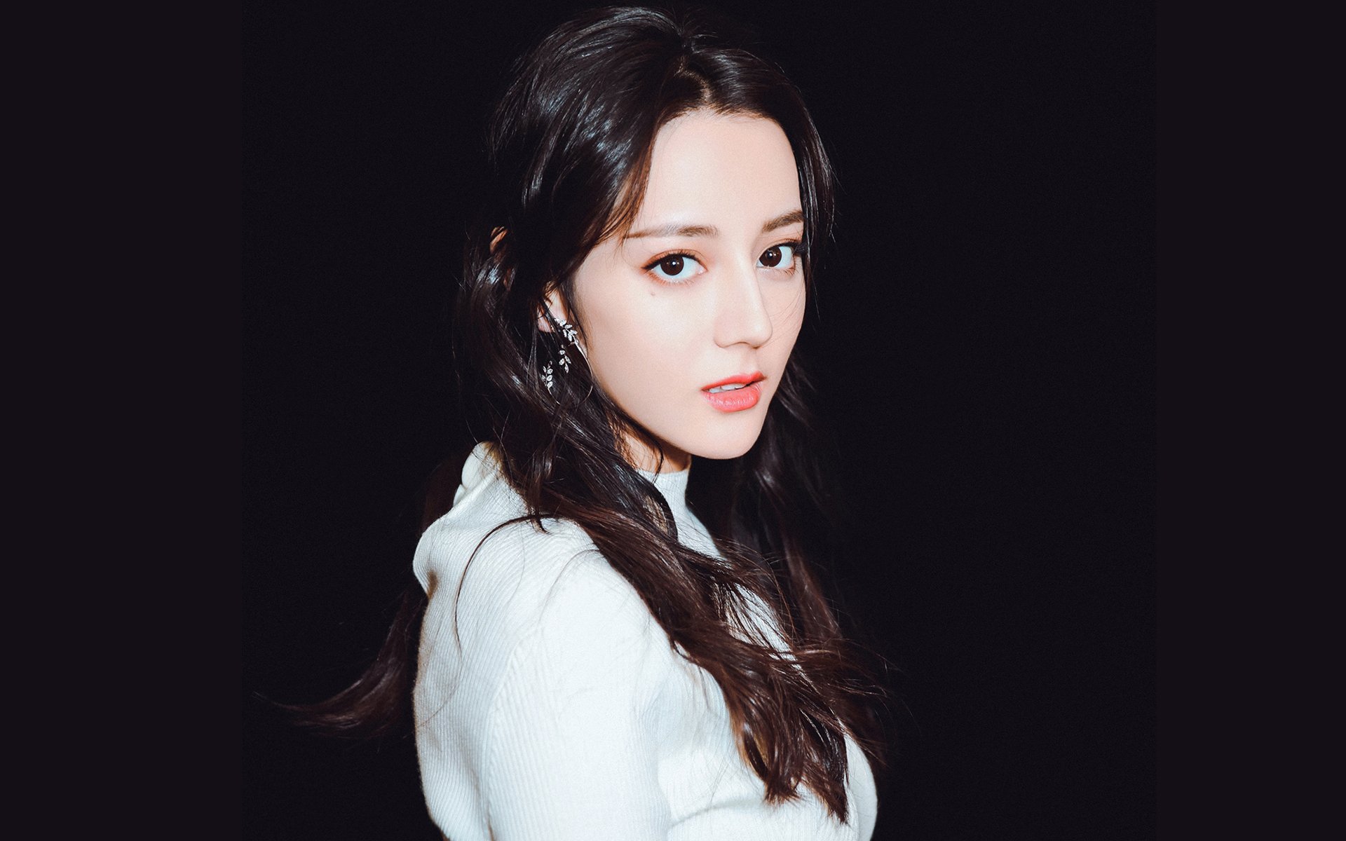 亚洲风暴vs欧洲余晖，当日本队碾压皇马，莫德里奇的火焰为谁燃烧？