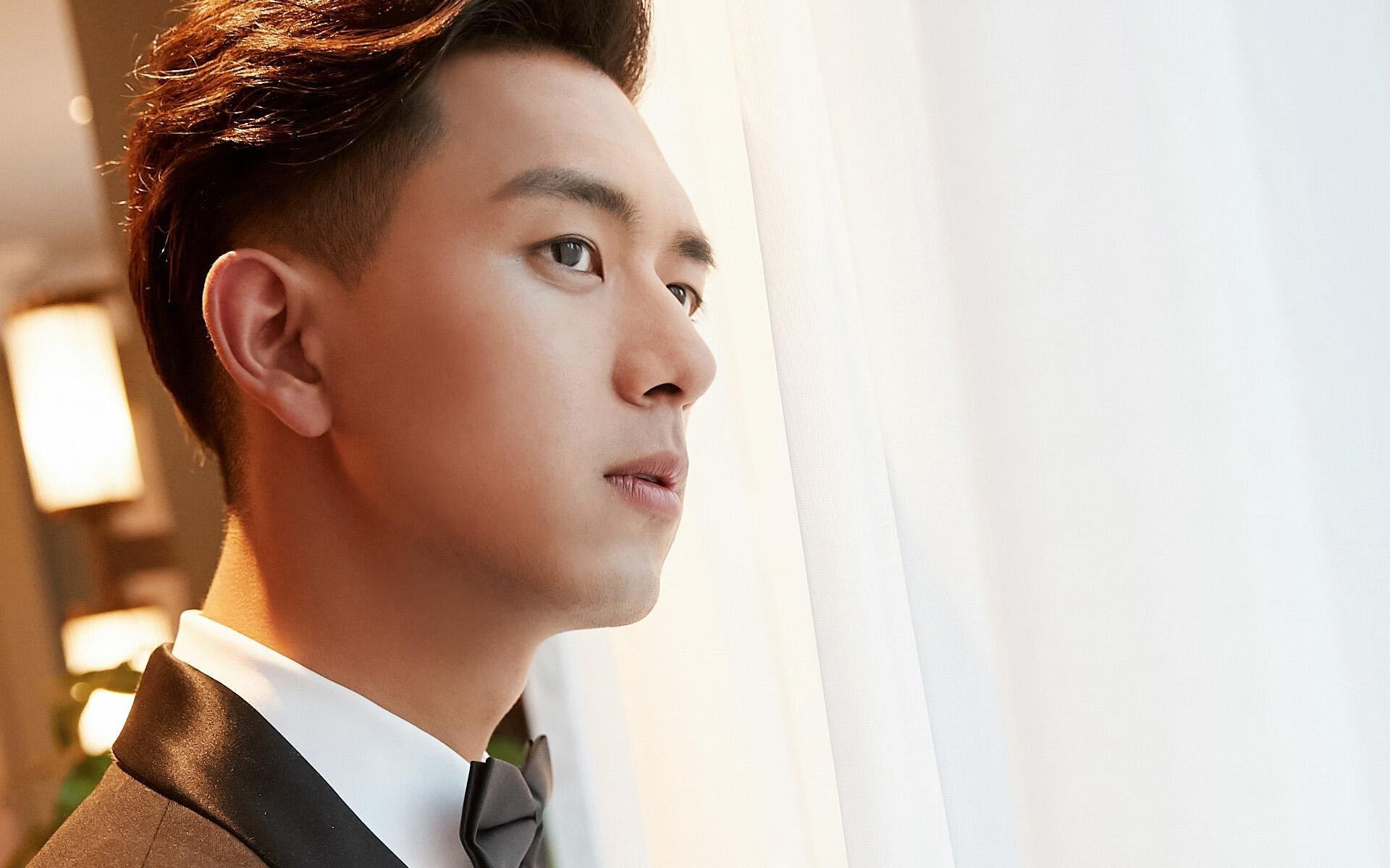 一闪光耀东瀛,三笘薰黄金左脚凌空斩定鼎年度焦点之战