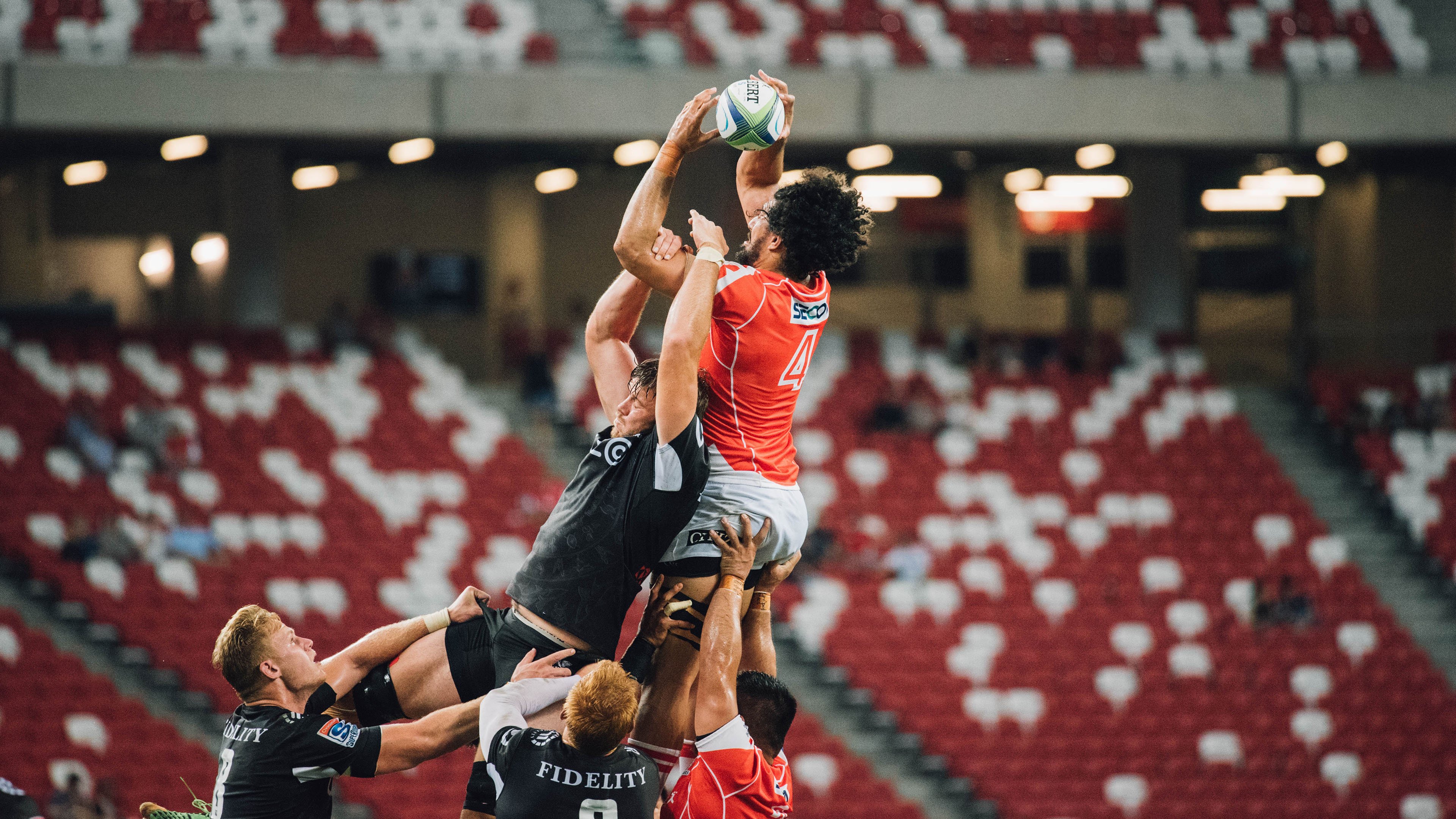 爱游戏在线-自我的镜像与回声