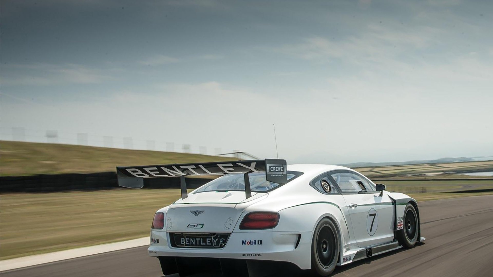 归化战将卡塞米罗，身穿中国队服，心属何方？